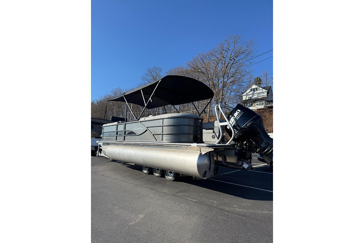 2026 Bentley Pontoons Legacy 223 Navigator