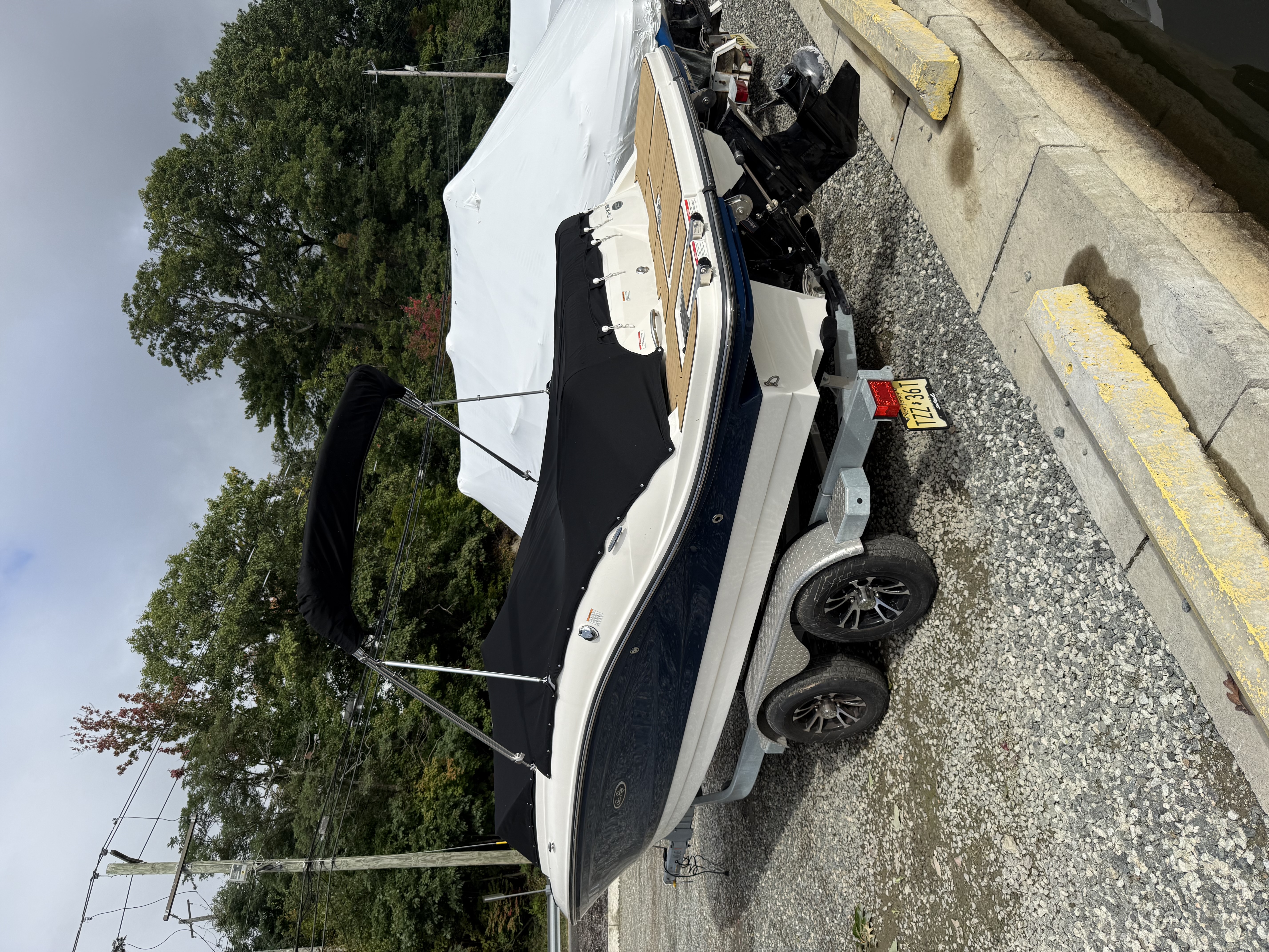 Used 2023 SeaRay SPX210