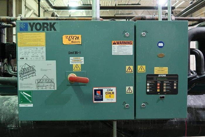 Used YORK MODEL YCWL0126HE46XABSDTXXXXXLXXXX44SXXXEXXXXXSAXXXXXXXXXXX11HXXXX CHILLER
