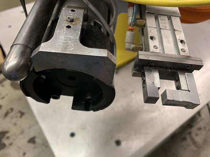 Used FANUC M16iB/10L WITH RJ3iC (R30iA) CONTROLLER