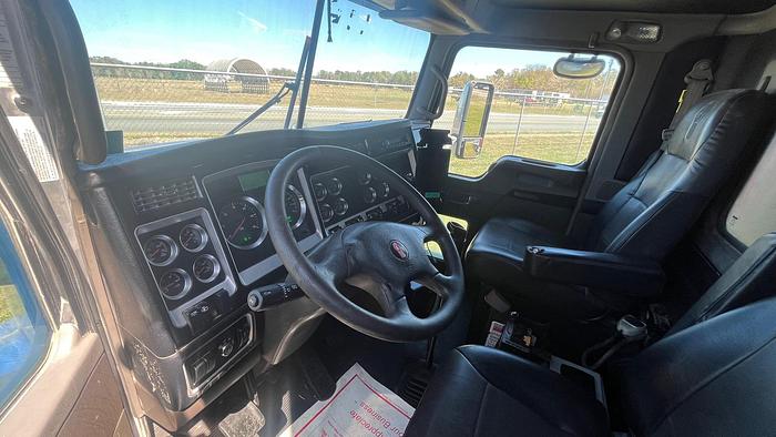 Used 2011 Kenworth T800 Tri-Axle Dump Truck