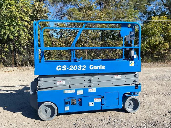Used 2012 GENIE GS-2032