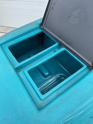 Refurbished TENNANT 5700 WALK-BEHIND FLOOR SCRUBBER (32" DUAL-DISK)