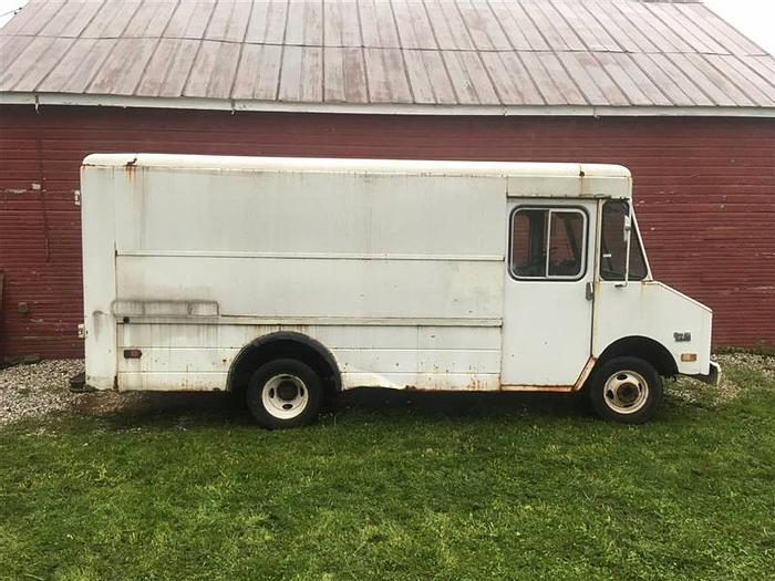 Used 1988 Chevy P30 StepVan with 6.2 Diesel Engine