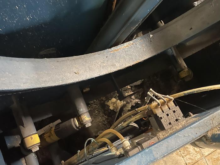 Used Ellis 900lb washer extractor