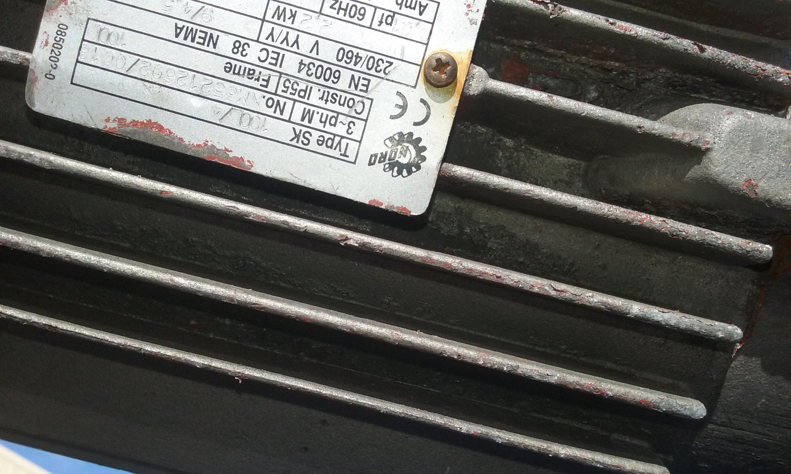 Usado 4500 GALLON VERTICAL JACKETED STORAGE TANK.