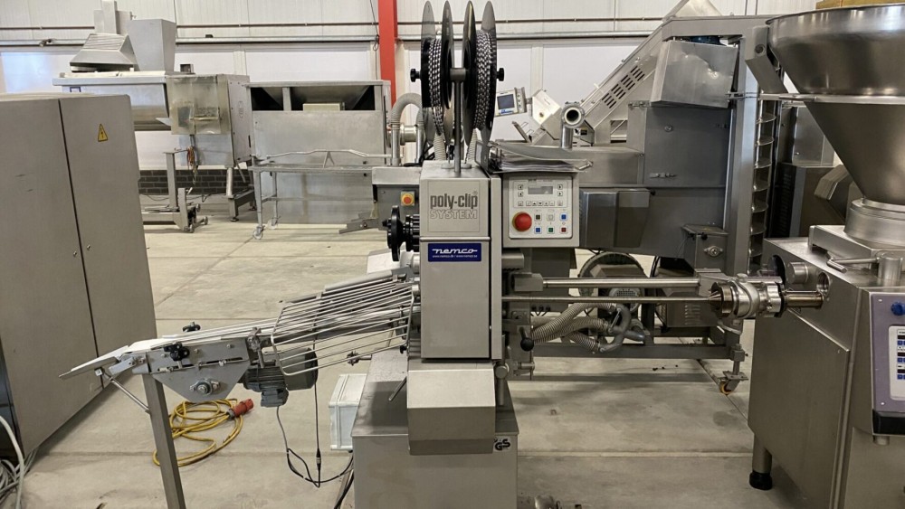 Used Polyclip FCA 3442 clipper