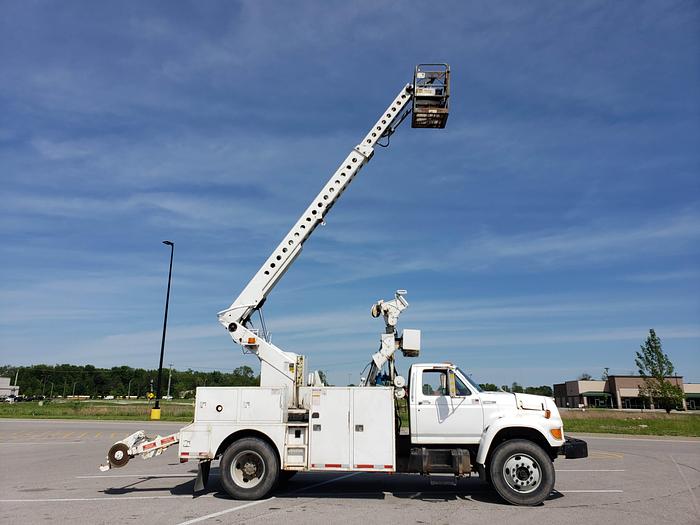 Used LOOK! 1996 Ford F800 T40D Cable Placer Bucket Truck
