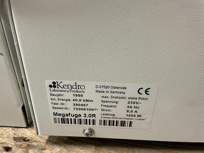 Used 10 x Heraeus laboratory centrifuges : Megafuge and Biofuge with many accessories