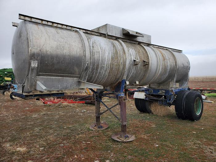 Used Fuel Trailer - 1900 Gallon