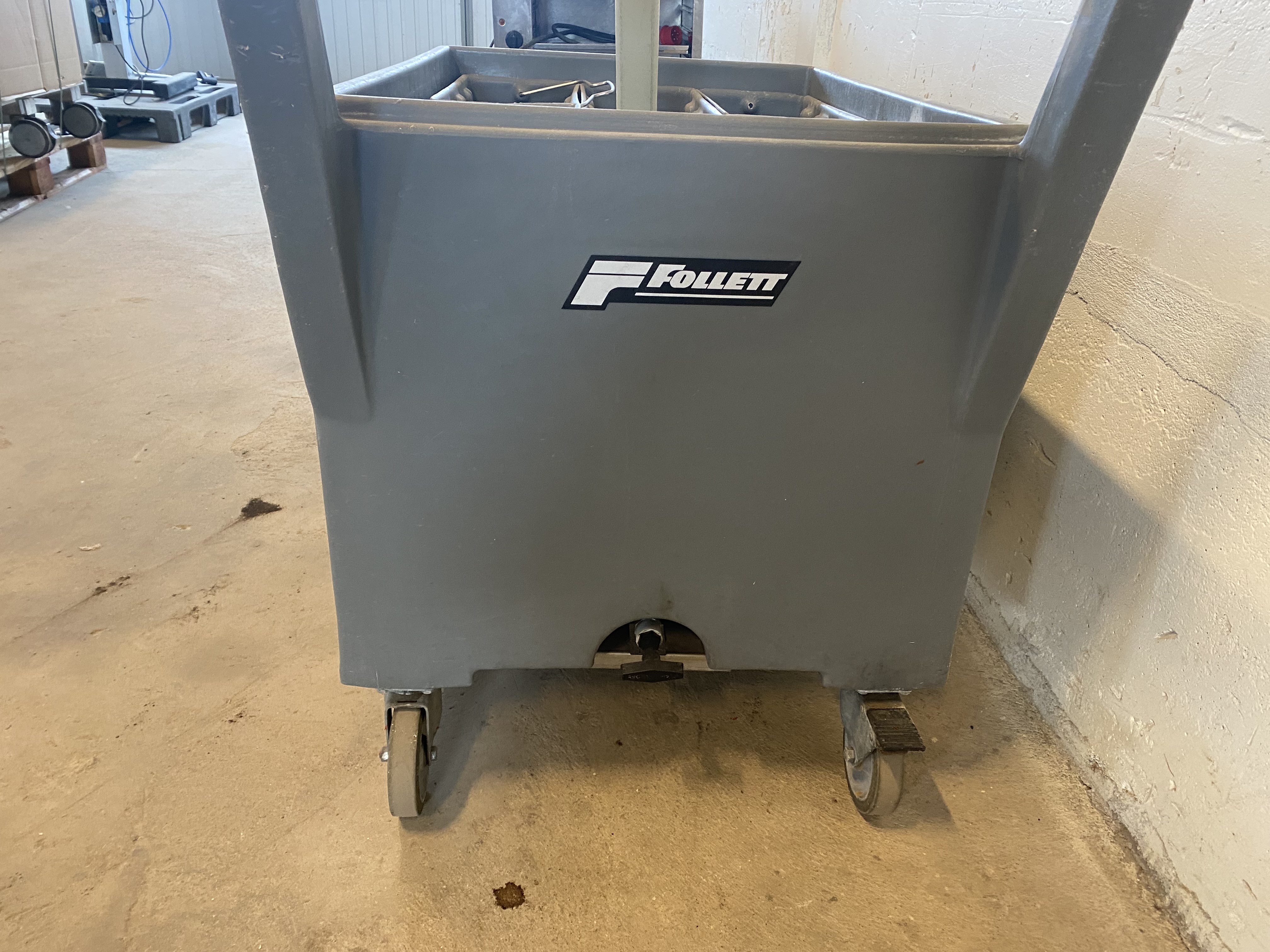 Begagnad Plastvagn 105x62cm