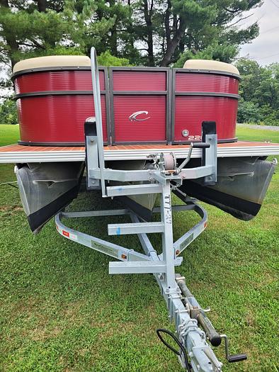 Used 2017 Crest 220 Tritoon