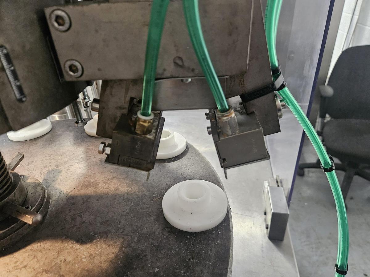 Used Comadis C1090 Plastic & Laminate Tube Filler