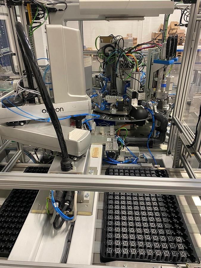 Used Huxley Bertram Razor Blade Assembly Machine