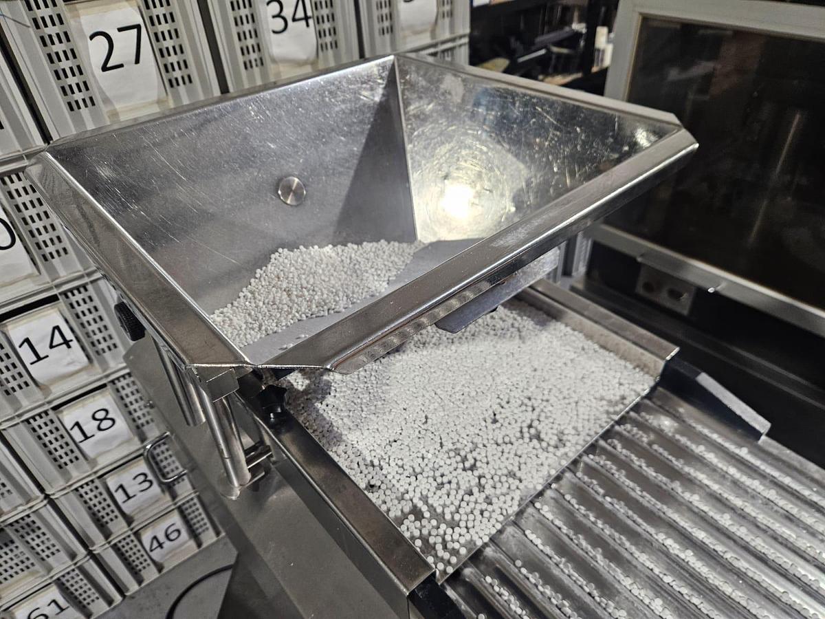 Used Swiftpack 12 Lane Tablet Counter