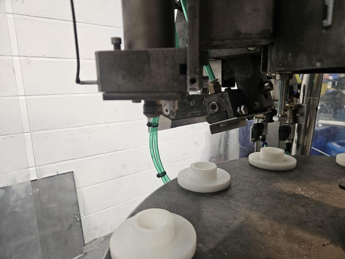 Used Comadis C1090 Plastic & Laminate Tube Filler