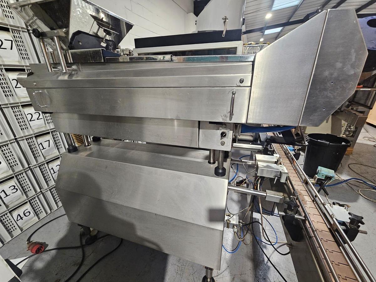 Used Swiftpack 12 Lane Tablet Counter