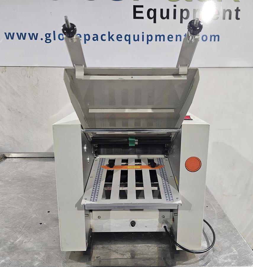 Used Hualian ZE-9B4 Paper Folding Machine