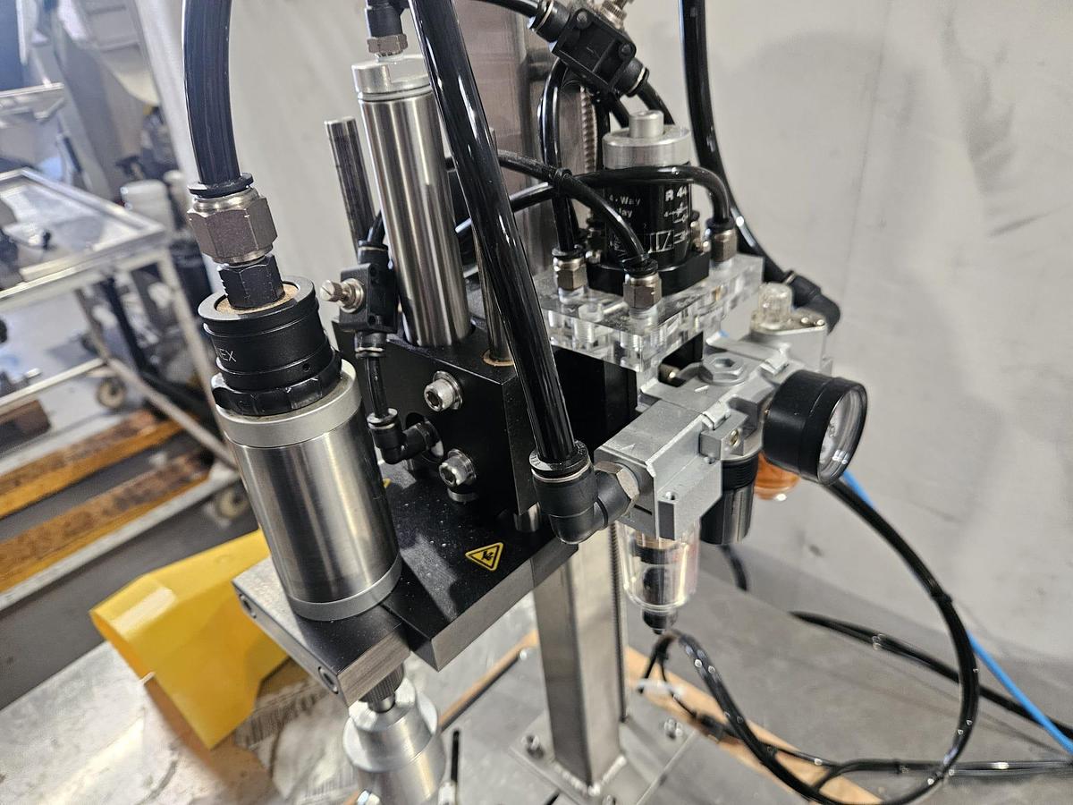 Used Kinex Bench Top Capper