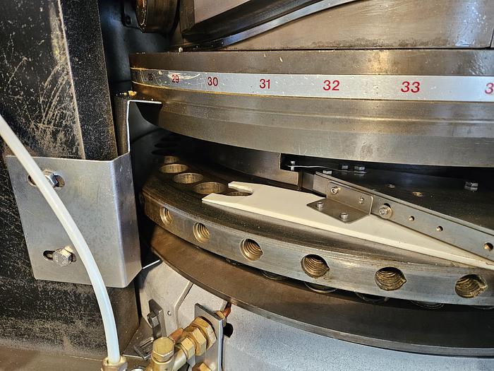 Used Manesty Novapress Rotary Tablet Press