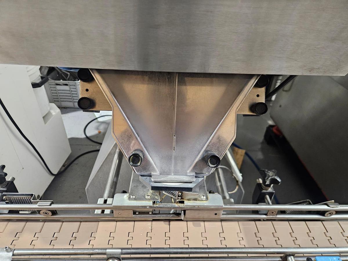 Used Swiftpack 12 Lane Tablet Counter