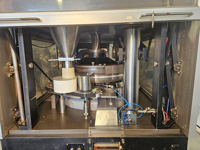 Used Manesty Novapress Rotary Tablet Press