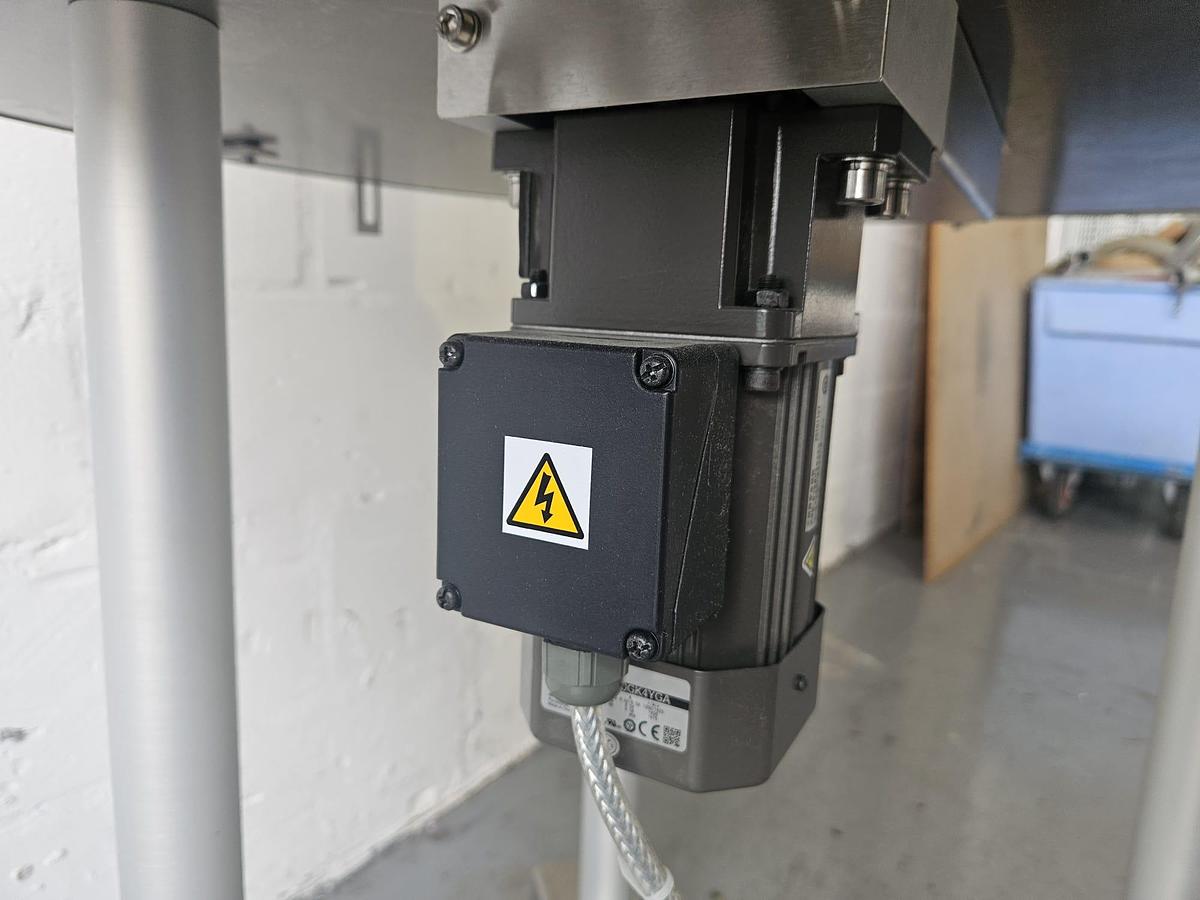 Used 1m Diameter Rotary Infeed Table