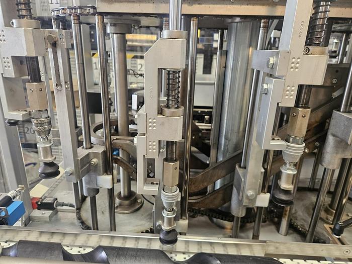 Used CAM AVC Vertical Cartoner