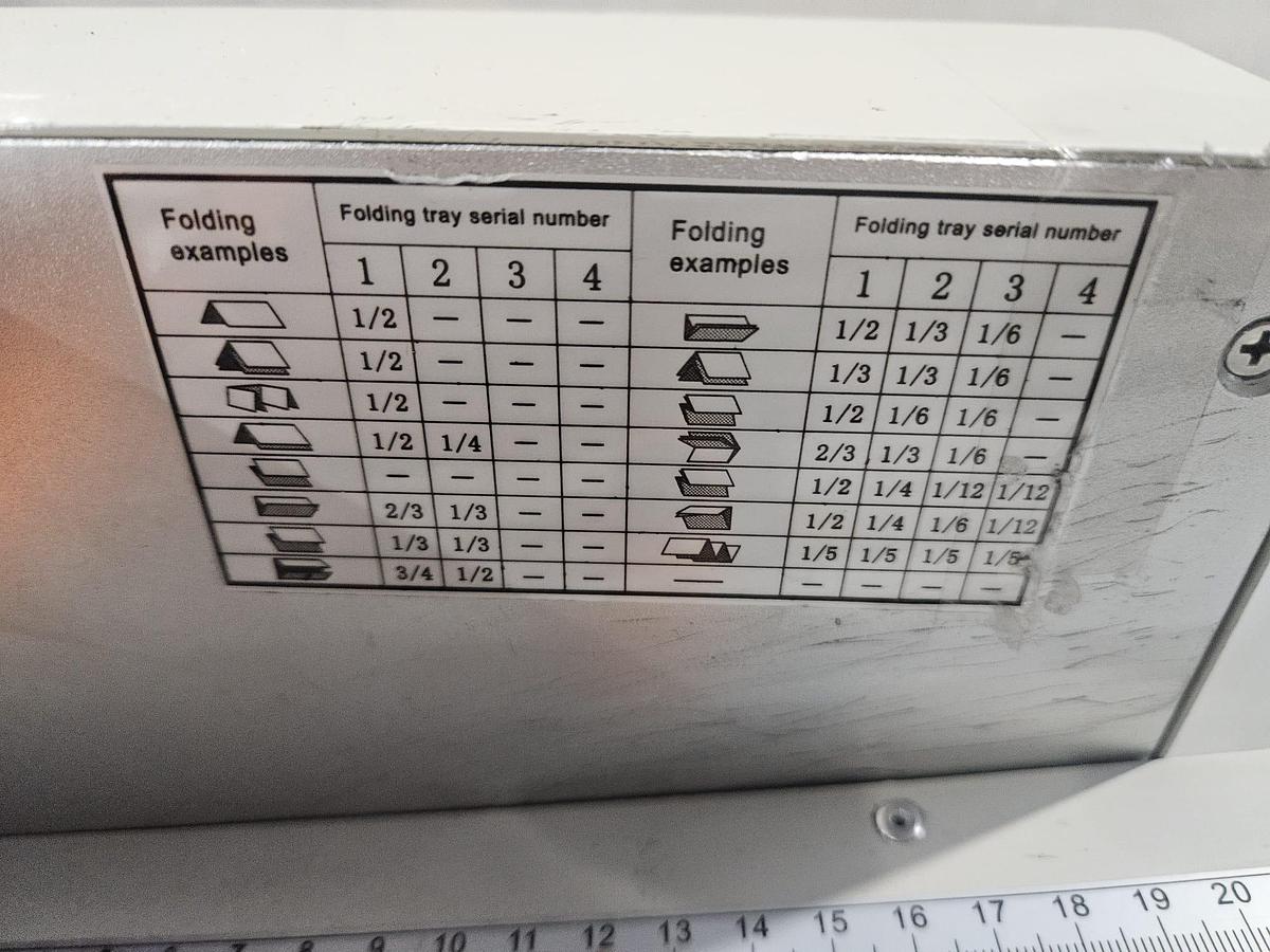 Used Hualian ZE-9B4 Paper Folding Machine