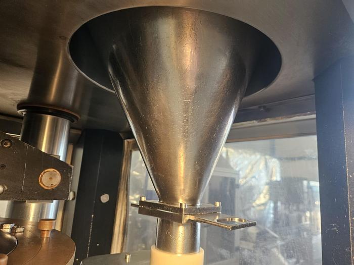 Used Manesty Novapress Rotary Tablet Press