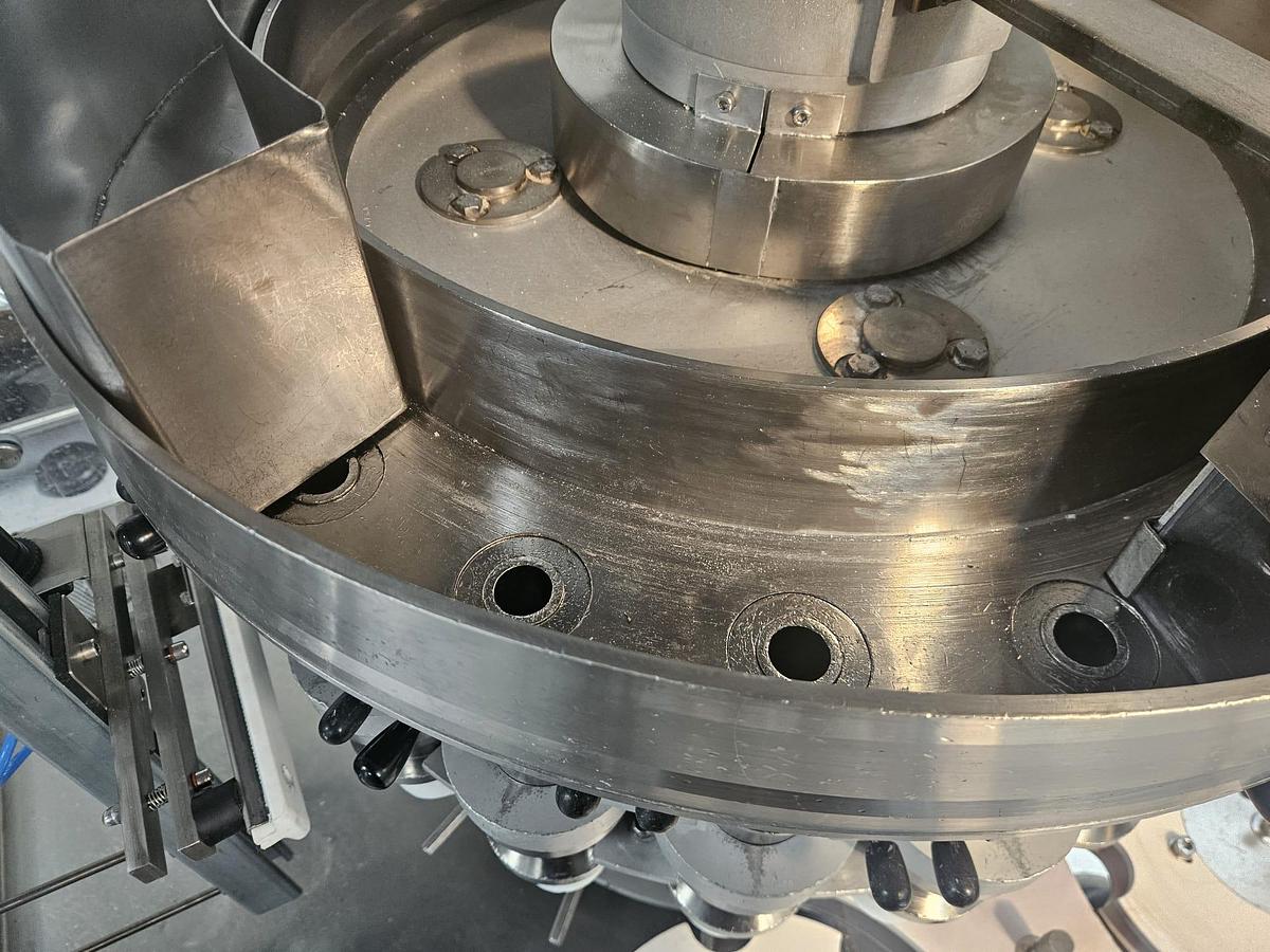 Used Macofar F3 PC Powder Filler