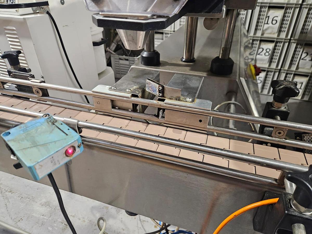 Used Swiftpack 12 Lane Tablet Counter