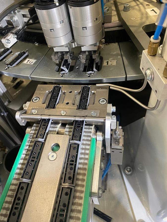 Used Huxley Bertram Razor Blade Assembly Machine