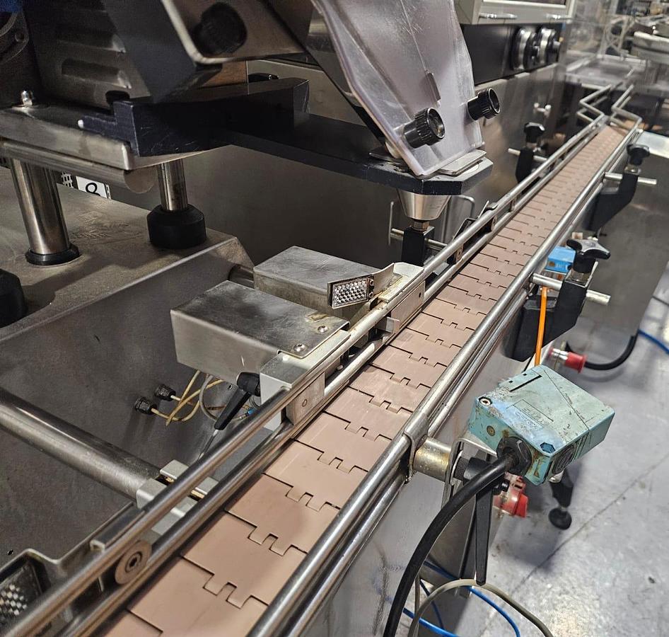 Used Swiftpack 12 Lane Tablet Counter