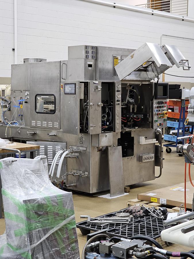 Used Weiler 624 Blow/Fill/Seal SVP Machine