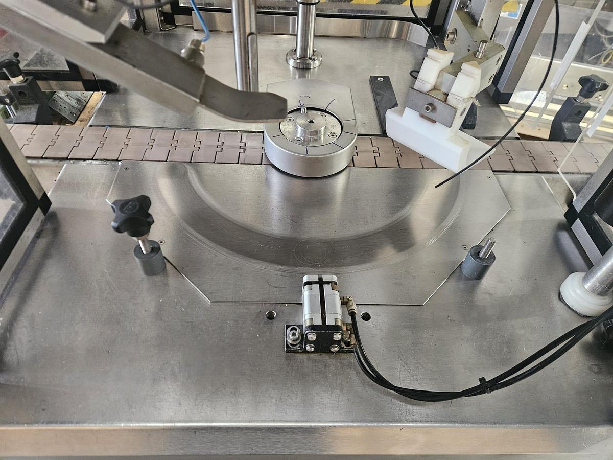 Used Weiss Single Head Screw or Push on Capper