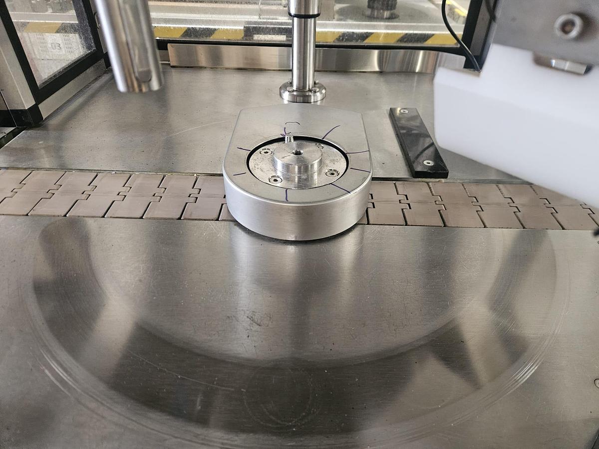 Used Weiss Single Head Screw or Push on Capper