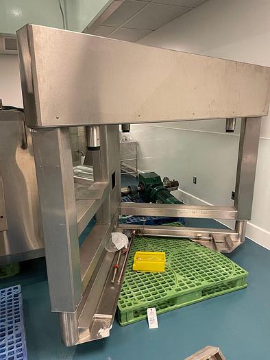 Used TOte Systems blender with 40 cuft  totes