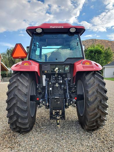 125 hp Mahindra 9125S Tractor w/ Loader ** 4 hrs - Never Used **