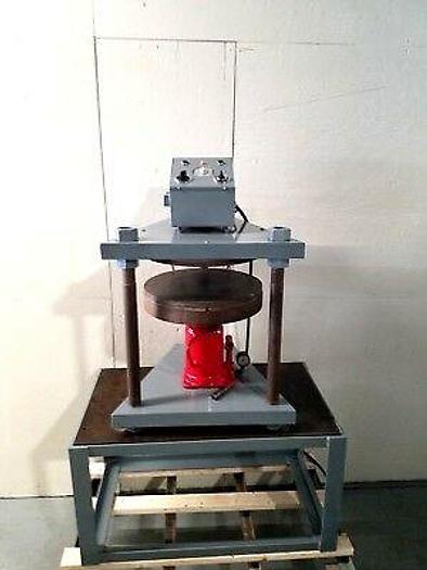 Used 18 Inch Vulcanizer makes Spin Casting Rubber Molds Hydraulic Press Autoclave
