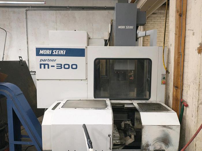 Used Fanuc A06B-0142-B084 AC Servo motor(M2)