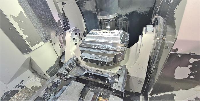 Used 2013 Mazak Variaxis J-500/5X 5 Axis Trunnion Style VMC