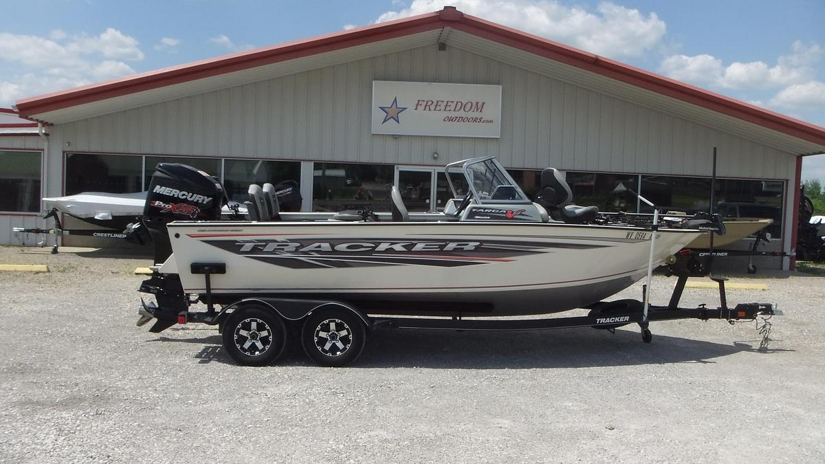 Used 2018  Tracker Boats Targa V19