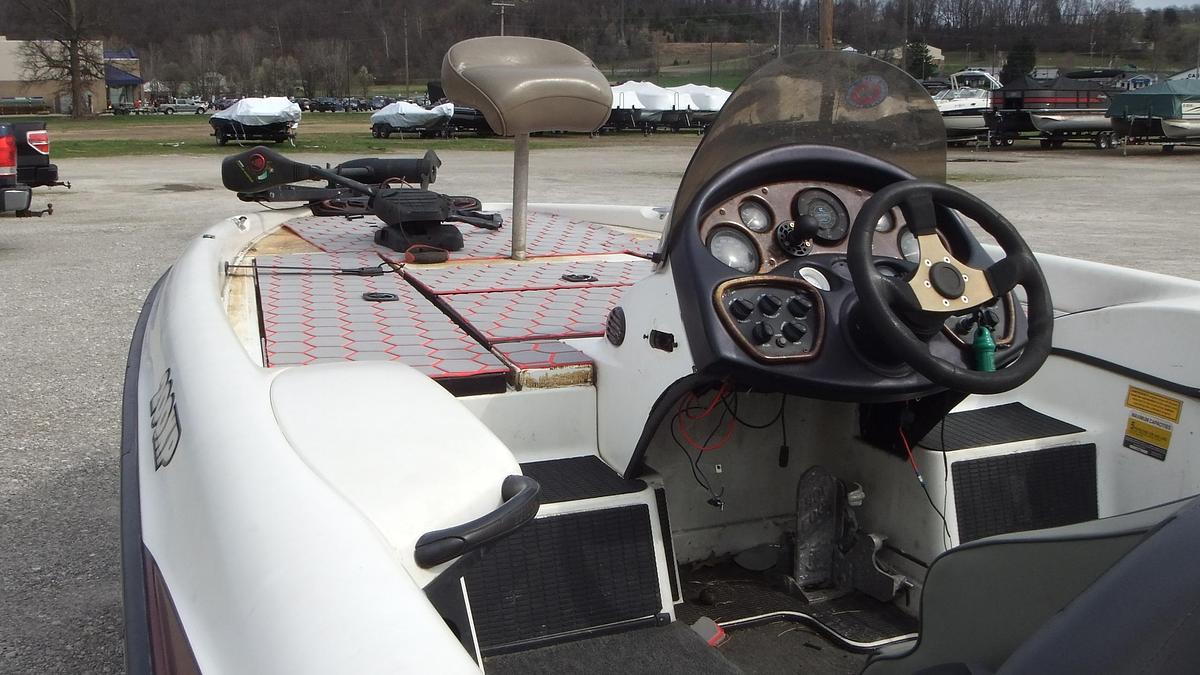 Used 2000 Triton Boats 200XP