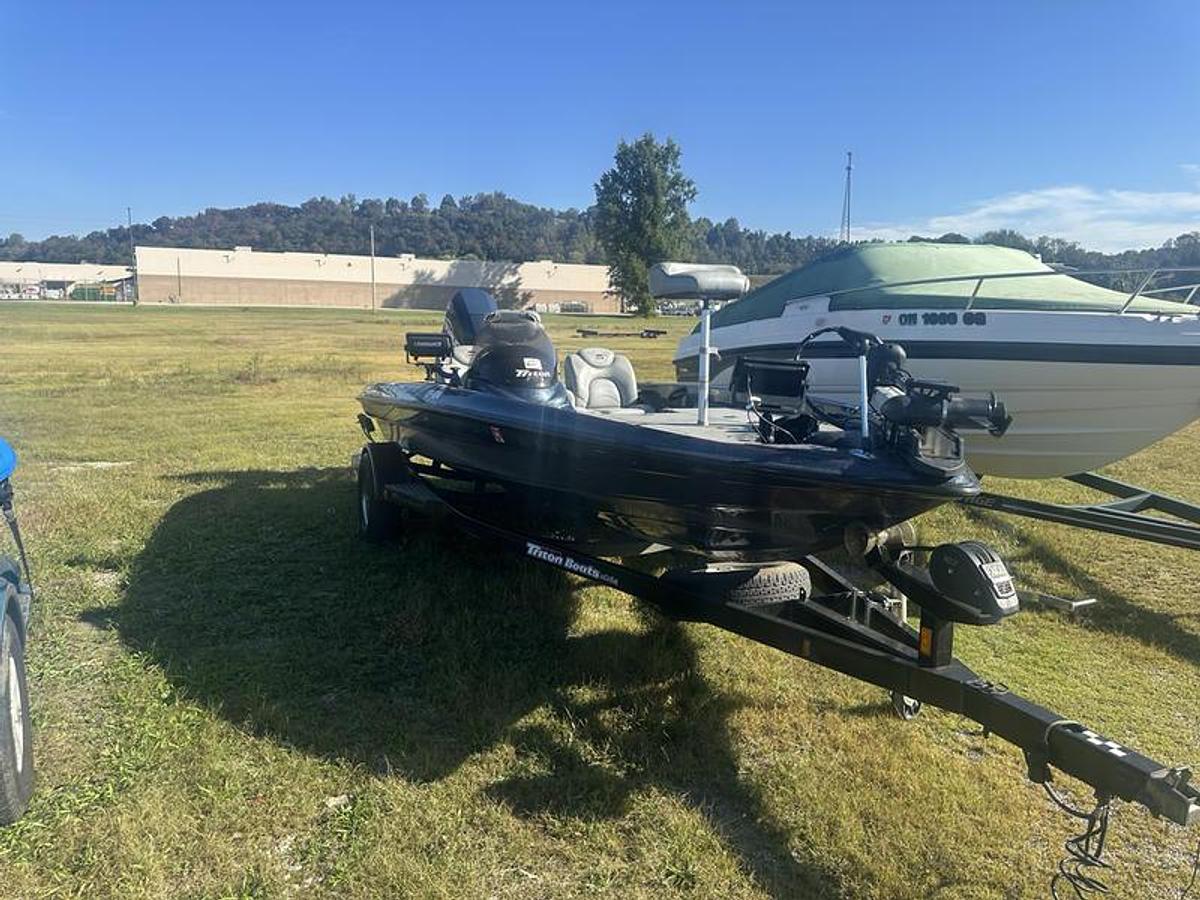 Used 2004 Triton Boats TR186