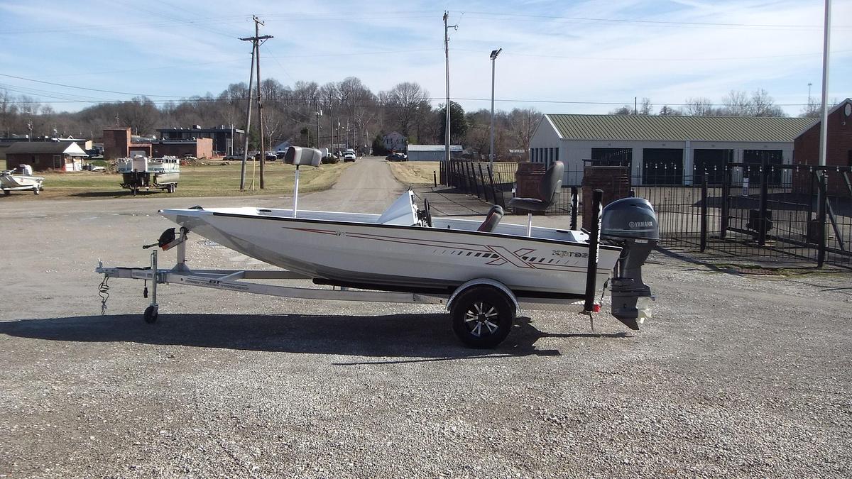 2025 Xpress Boats H17