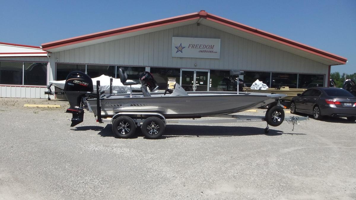 2027 Xpress Boats H20