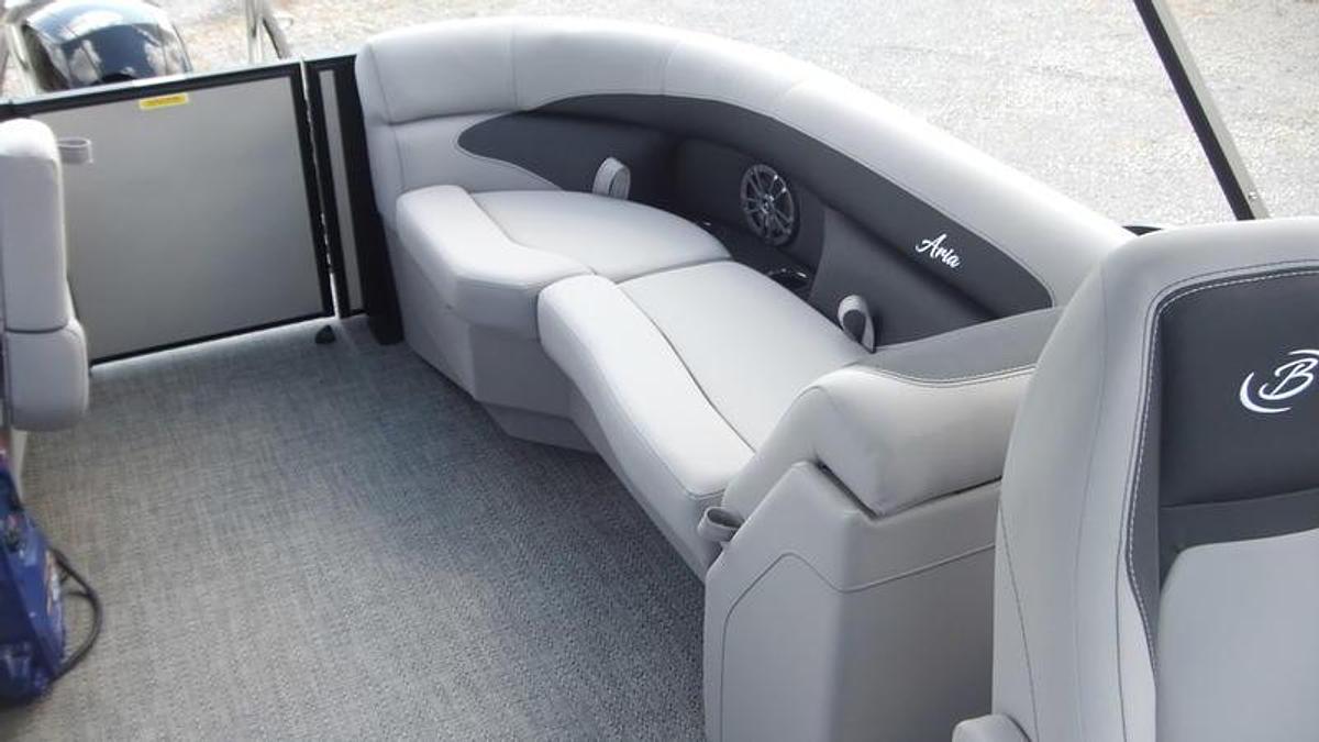 2025 Barletta Pontoons Aria A24QC
