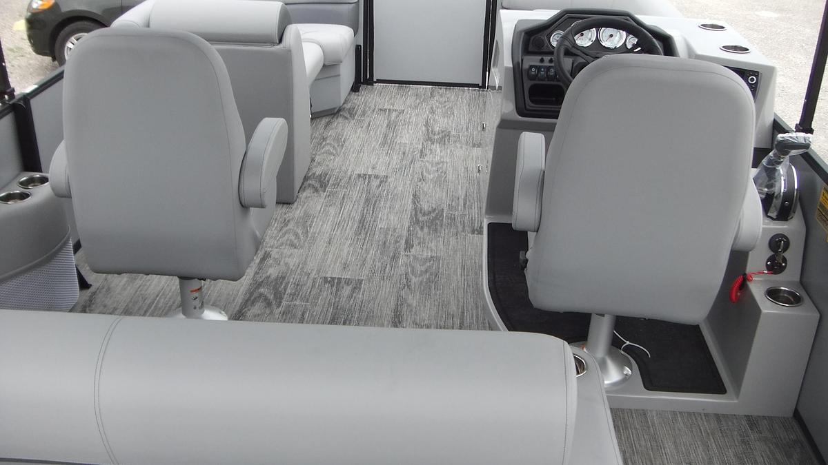 2026 Bentley Pontoons Legacy 200 Swingback