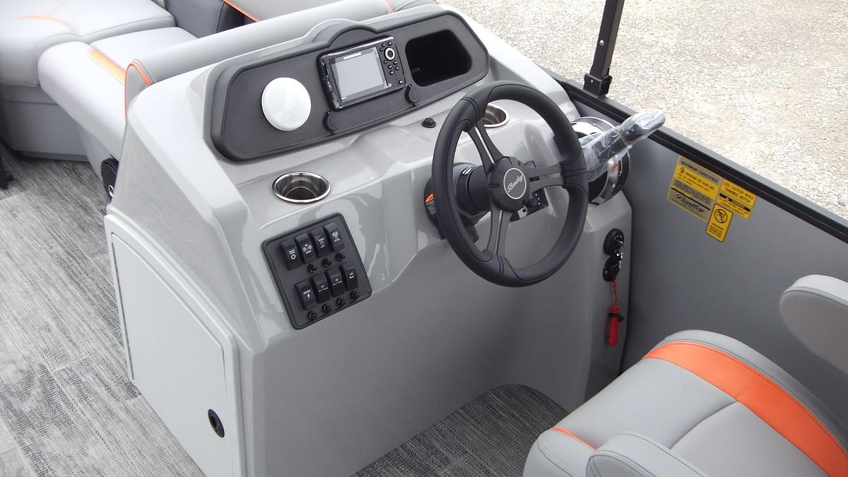 2027 Bentley Pontoons Bolt